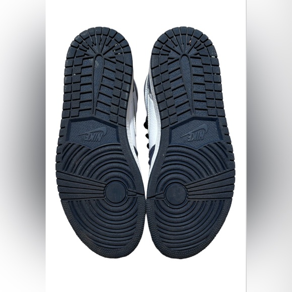 JORDAN 1 Retro High Women’s Midnight Navy Sneakers - Excellent Used Condition - Picture 3 of 5